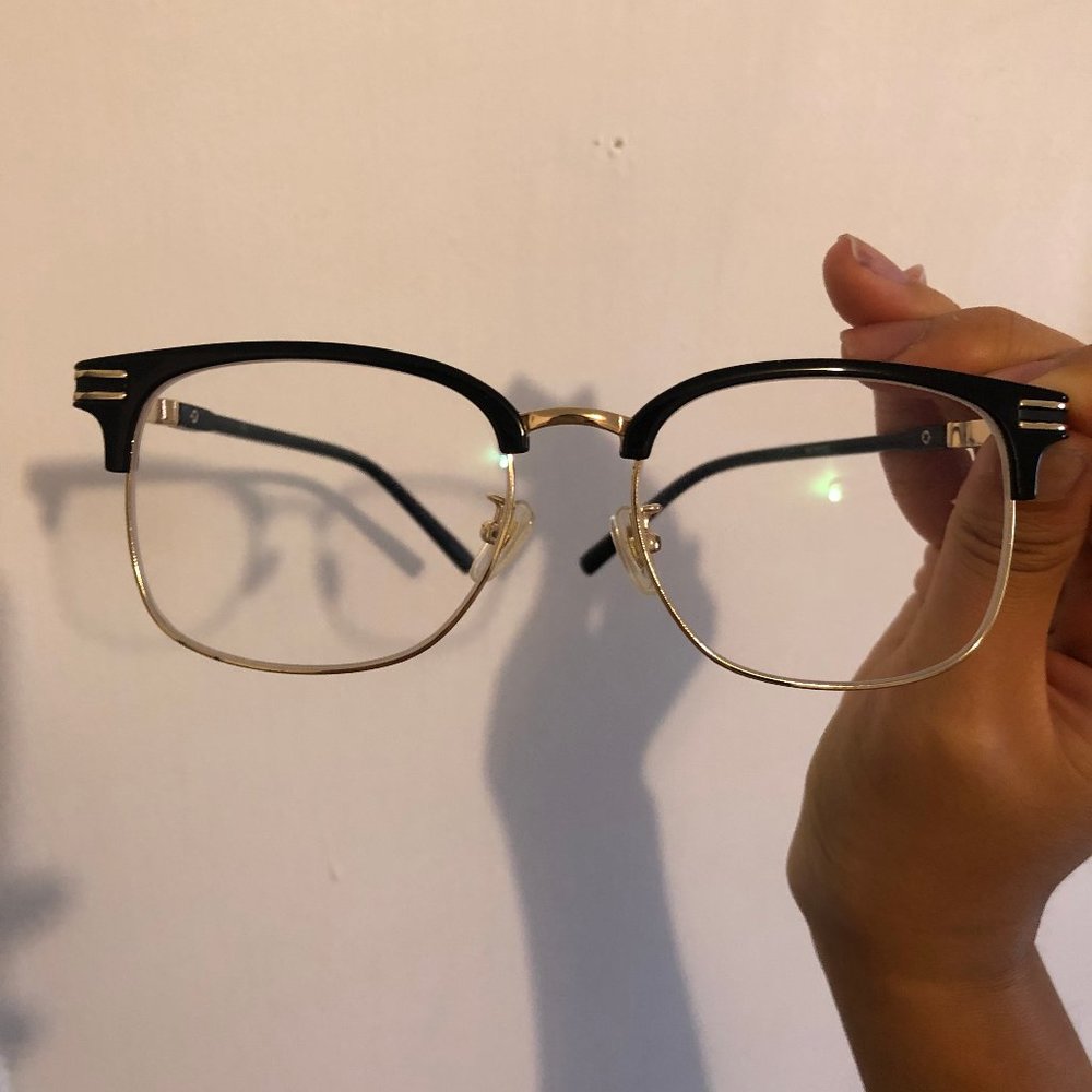 Black/gold glasses